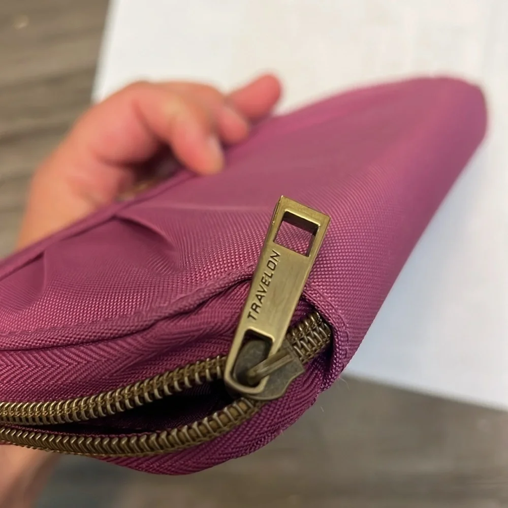 TRAVELON PURPLE ZIP AROUND WALLET RFID